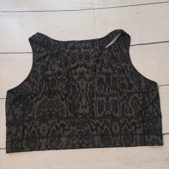 Torrid Size 4 Activewear Low-Impact Wireless Sports Bra Animal Print Gym Wear - Picture 6 of 7